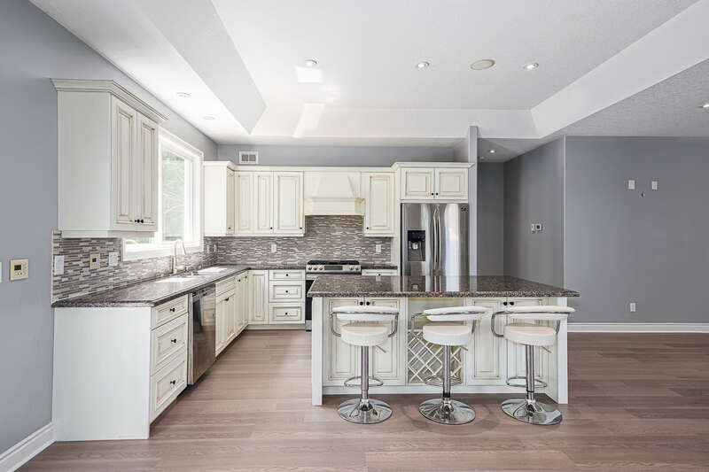 Kitchen real estate photo, accurate colors